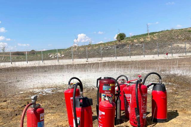 Für den Ernstfall: Der Einsatz eines Feuerlöschers muss regelmäßig geübt werden